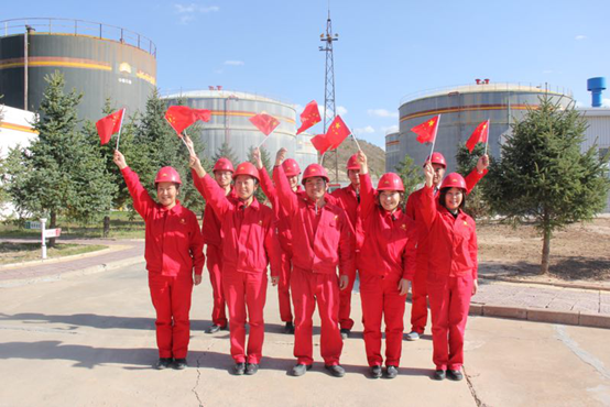 長慶石油人這樣過國慶 堅(jiān)守崗位保障天然氣管道儲(chǔ)運(yùn)